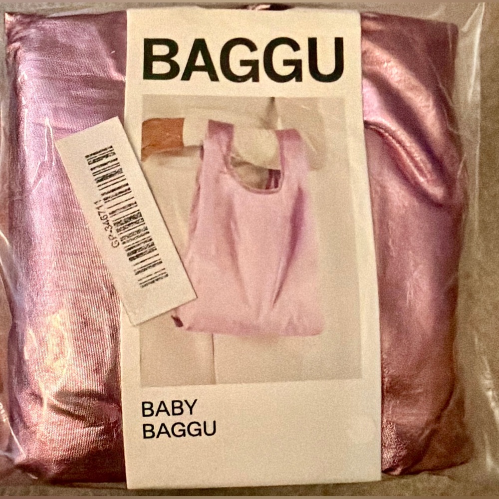@avasquez005 Baby Baggu in Blush Metallic, Limited Edition for Holiday NWT - Picture 3 of 3